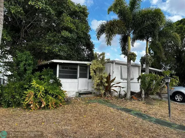 1590 SW 65th Ter, Boca Raton, FL 33428