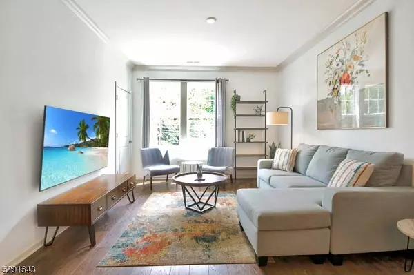 5 W River Styx Rd #203, Hopatcong Boro, NJ 07843