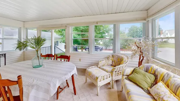 526 N Hudson SE Street, Lowell, MI 49331