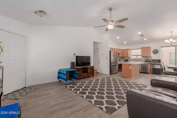 4152 E TANZANITE Lane, San Tan Valley, AZ 85143