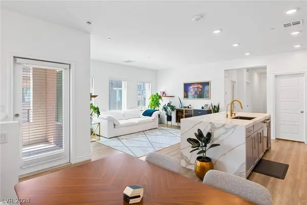 600 N Carriage Hill Drive #2084, Las Vegas, NV 89138