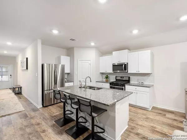 379 PEBBLE CREEK RUN, New Braunfels, TX 78130