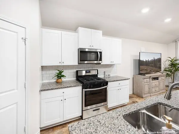 379 PEBBLE CREEK RUN, New Braunfels, TX 78130