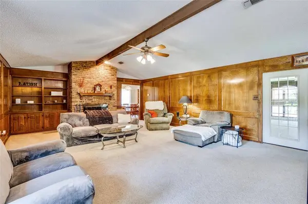 1715 Covemeadow Drive, Arlington, TX 76012