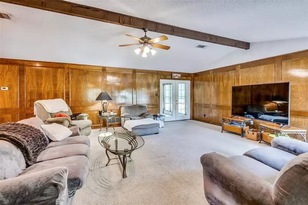 1715 Covemeadow Drive, Arlington, TX 76012