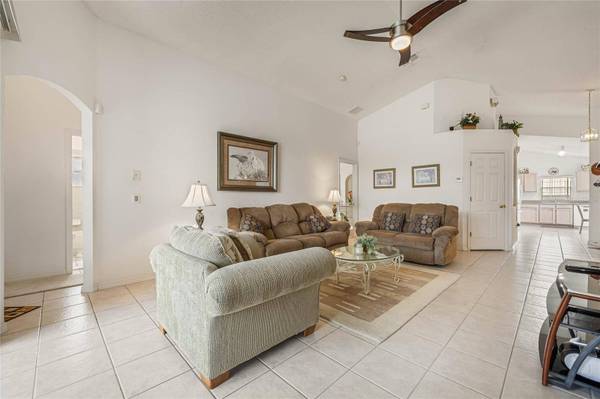 377 TIVOLI CIR, Davenport, FL 33837