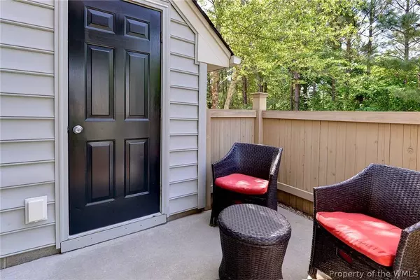 1906 Duntrune GLN, Williamsburg, VA 23188