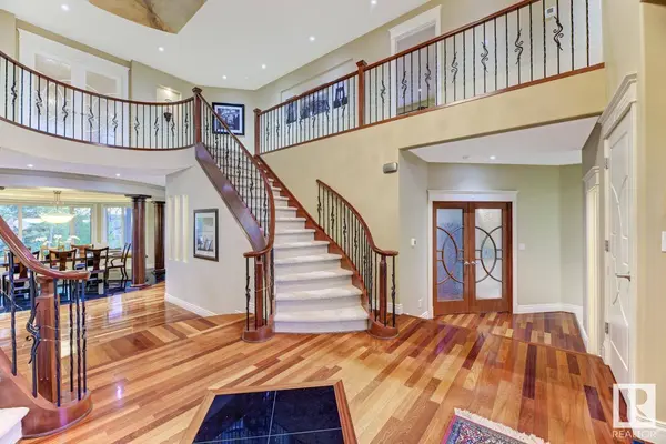 1144 119 ST NW, Edmonton, AB T6J 7H7