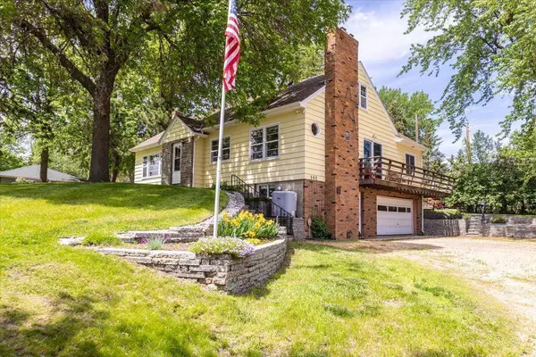 562 Highway 55 Road, Medina, MN 55340