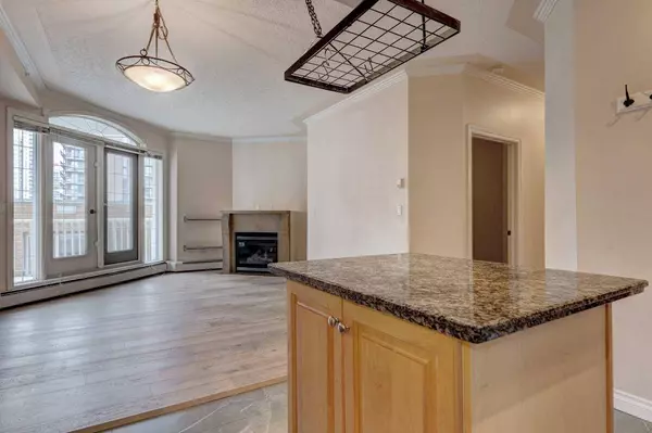 1315 12 AVE SW #208, Calgary, AB T3C 0P6