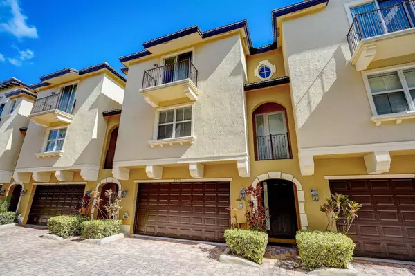 3238 NE 13 ST, Pompano Beach, FL 33062