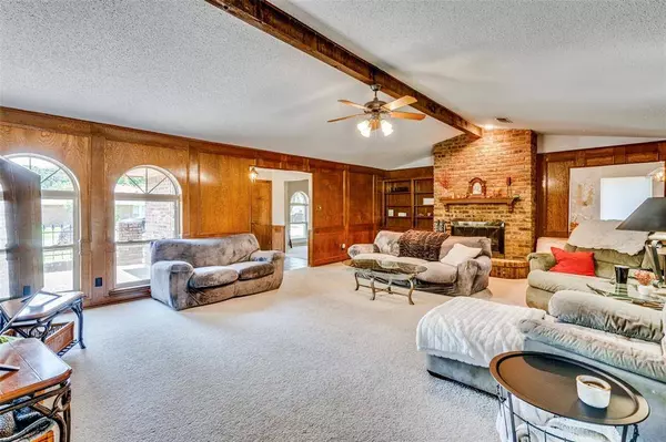 1715 Covemeadow Drive, Arlington, TX 76012