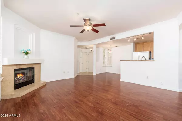 2992 N MILLER Road #105, Scottsdale, AZ 85251