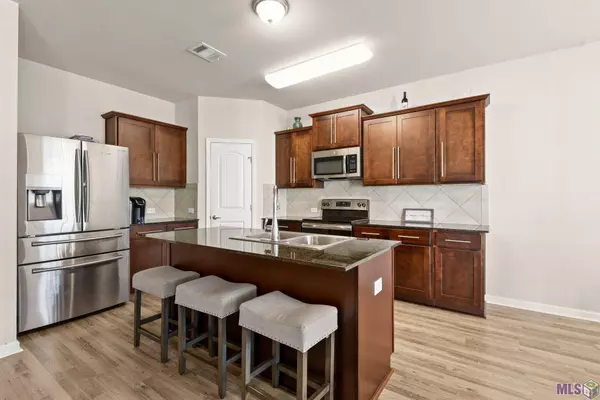 10711 DODGER DR, Denham Springs, LA 70726