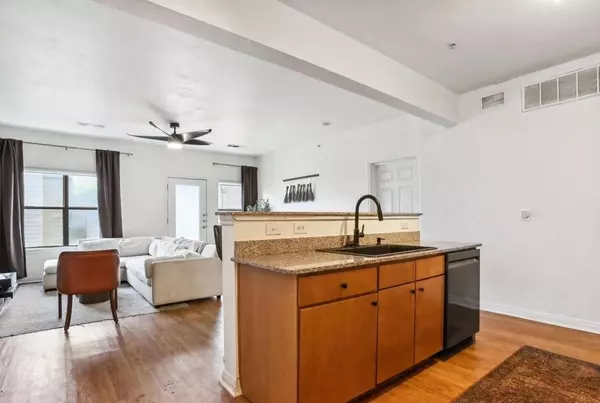 2502 Leon ST #316, Austin, TX 78705