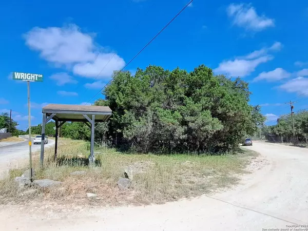 00 Northeast @ Wright, Bandera, TX 78003