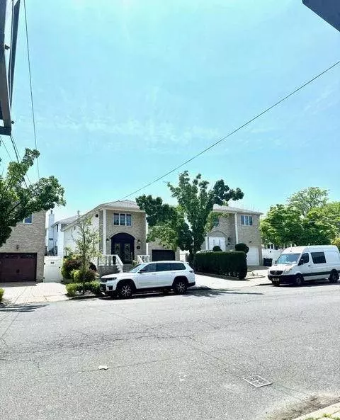 338 Amber ST, Staten  Island, NY 10306