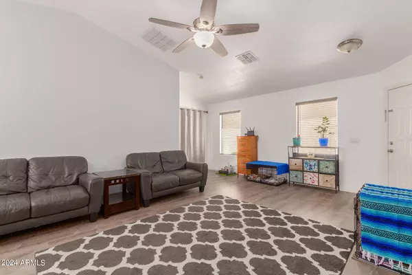 4152 E TANZANITE Lane, San Tan Valley, AZ 85143