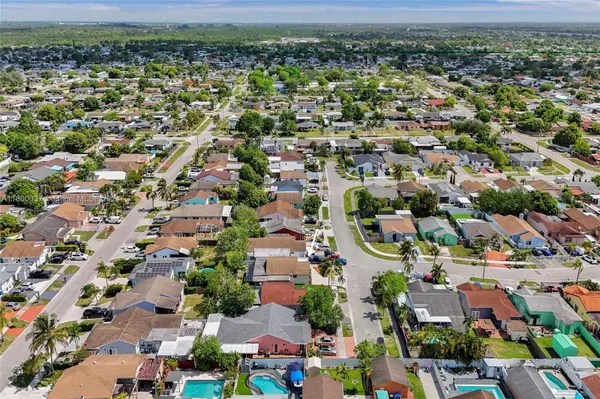 19324 SW 122nd Ct, Miami, FL 33177