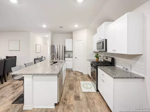 379 PEBBLE CREEK RUN, New Braunfels, TX 78130