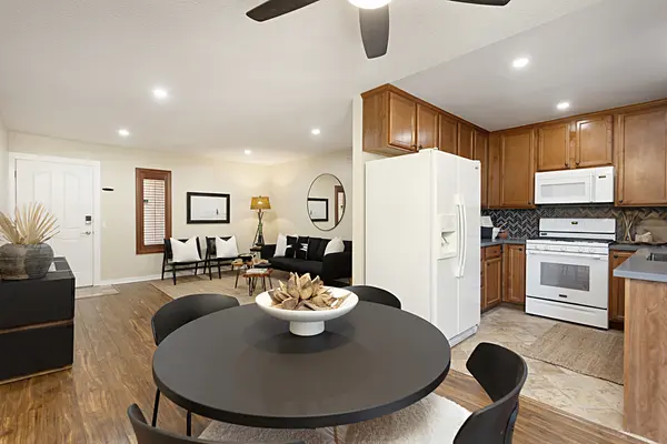 Oceanside condo full stage