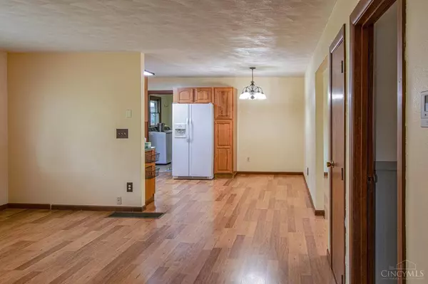 104 White Oak Dr, Pleasant Hill, OH 45359