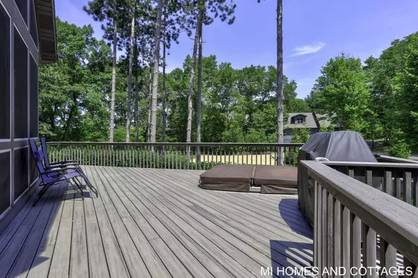 6413 Sand Castle Drive, Holland, MI 49423