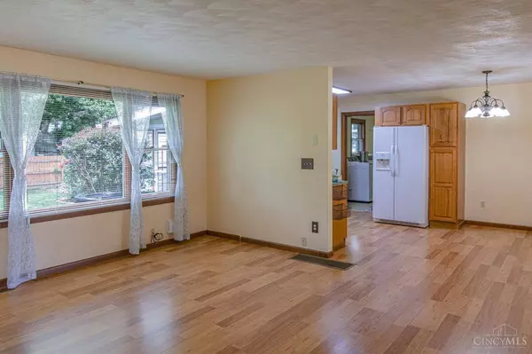 104 White Oak Dr, Pleasant Hill, OH 45359