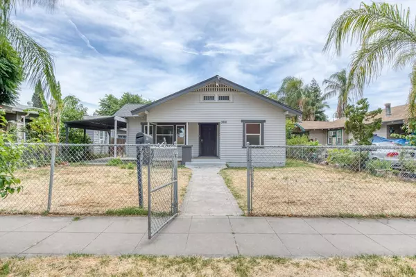 3212 E Platt Avenue, Fresno, CA 93702