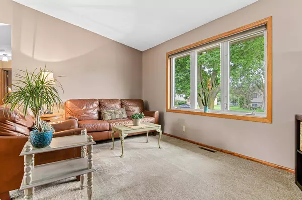 16234 Fairgreen AVE, Lakeville, MN 55068