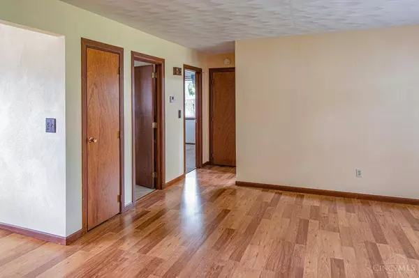 104 White Oak Dr, Pleasant Hill, OH 45359