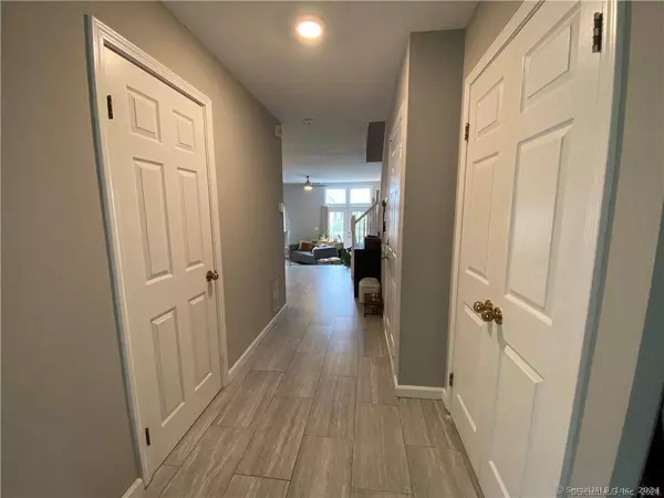 932 Quinnipiac Avenue #APT 5, New Haven, CT 06513