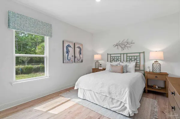 6508 Captiva Dr, Milton, FL 32570