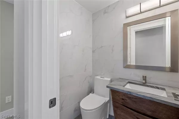 9448 Begonia CT, Sanibel, FL 33957