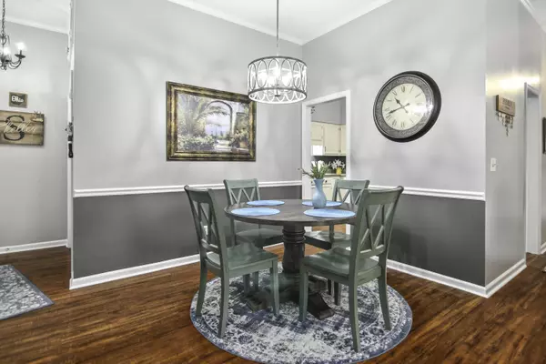 105 Woodlake Dr, Summerville, SC 29485