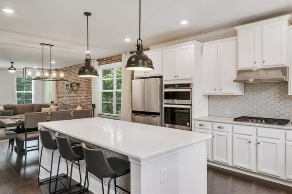 6035 Saffron WAY, Roswell, GA 30076