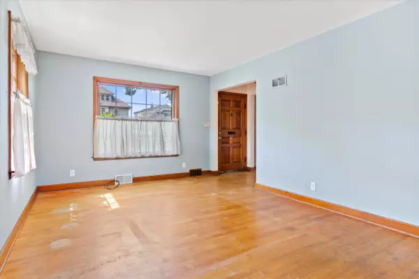 6333 W Chambers, Milwaukee, WI 53210