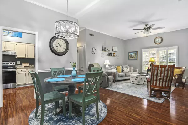 105 Woodlake Dr, Summerville, SC 29485