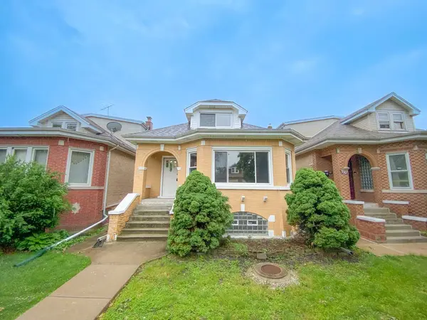 5315 W Oakdale Avenue, Chicago, IL 60641