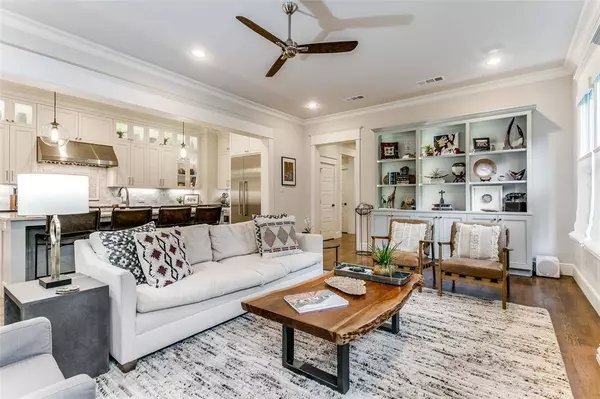 626 E Wall Street, Grapevine, TX 76051