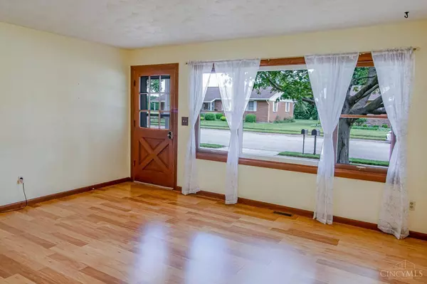 104 White Oak Dr, Pleasant Hill, OH 45359