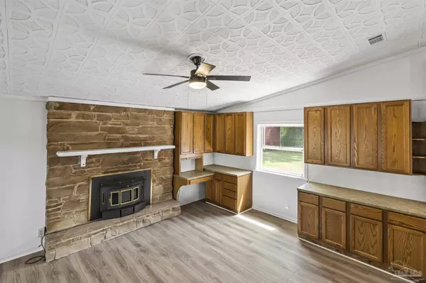 1811 Peyton Dr, Pensacola, FL 32503