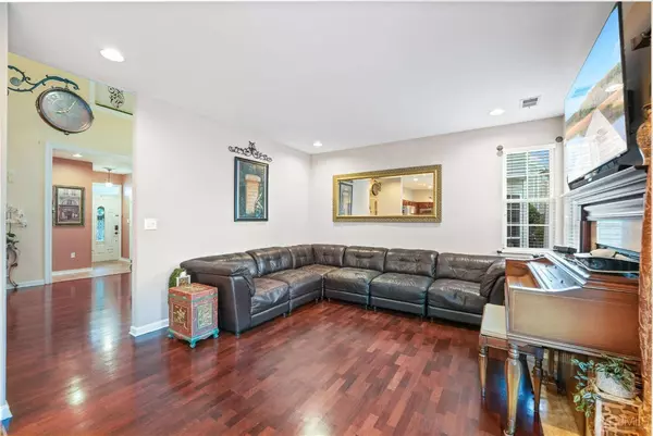 23 Tall Oaks CT, Old Bridge, NJ 08857