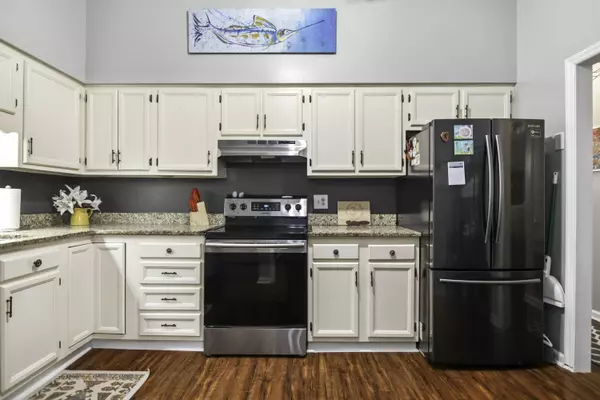 105 Woodlake Dr, Summerville, SC 29485