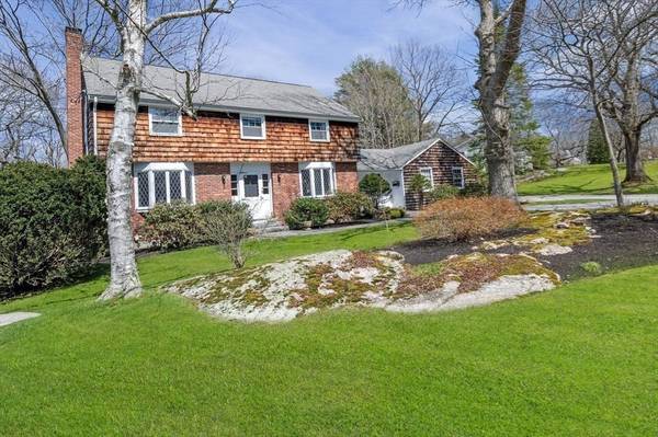 8 Highwood Rd, Manchester, MA 01944