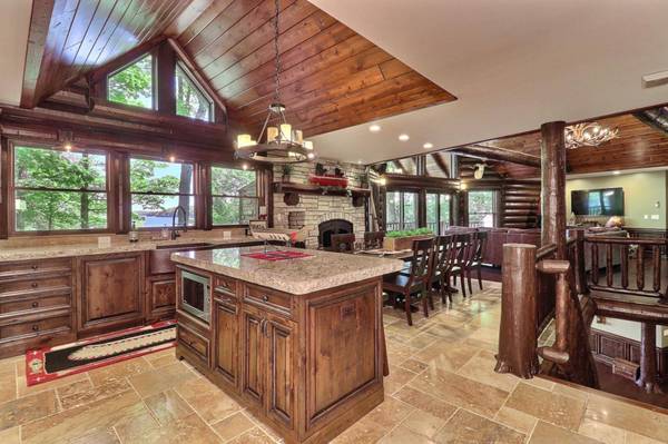 16614 BAKER LN, Eagle River, WI 54521