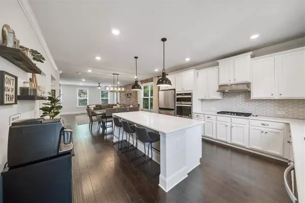 6035 Saffron WAY, Roswell, GA 30076