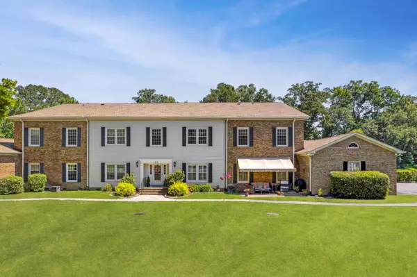 105 Woodlake Dr, Summerville, SC 29485