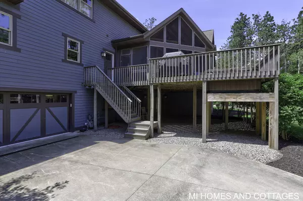 6413 Sand Castle Drive, Holland, MI 49423