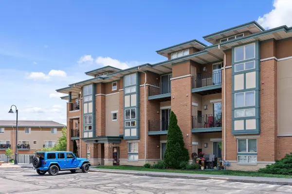 15295 W Library Unit 201, New Berlin, WI 53151